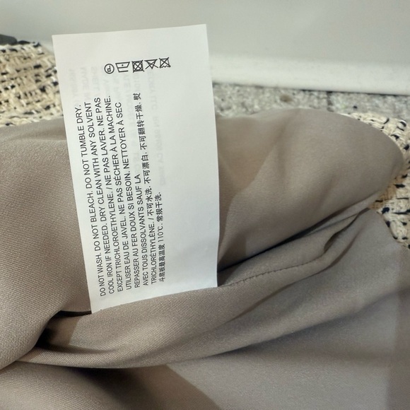 Hugo Boss size 6 Tan/light brown lines Blazer NWOT - Picture 10 of 14